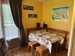 Dining - CASA-Bois de Pisan au pied des pistes (Molines-en-Queyras)