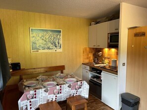 Frigorifero, microonde, forno, lavastoviglie