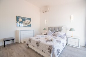5 bedrooms, in-room safe, iron/ironing board, free WiFi