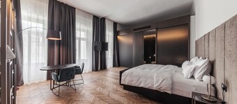 META SUITES historic city living