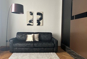 Superior Suite, 1 Katil Raja (King) dengan Katil Sofa | Ruang tamu | TV
