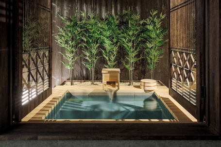 Luxury Villa, Garden View | Bathroom | Separate tub and shower, rainfall showerhead, free toiletries