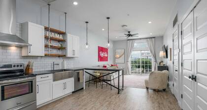 Tusk’n Escape- Walk Downtown- 2BR 2BA