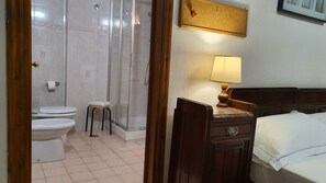 Doccia, asciugacapelli, bidet, asciugamani
