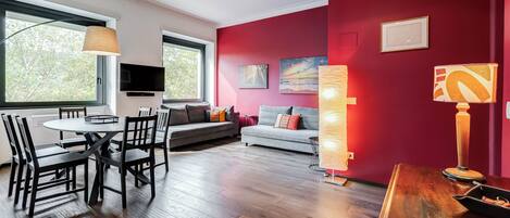 Apartment, 1 Bedroom, Non Smoking, City View | Living area | 32-inch flat-screen TV with cable channels