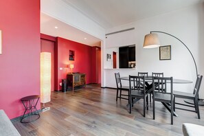 Apartment, 1 Bedroom, Non Smoking, City View | Dining room
