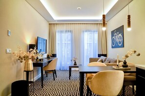 Suite, balkong | 1 soverom, strykejern/-brett og wi-fi (inkludert)