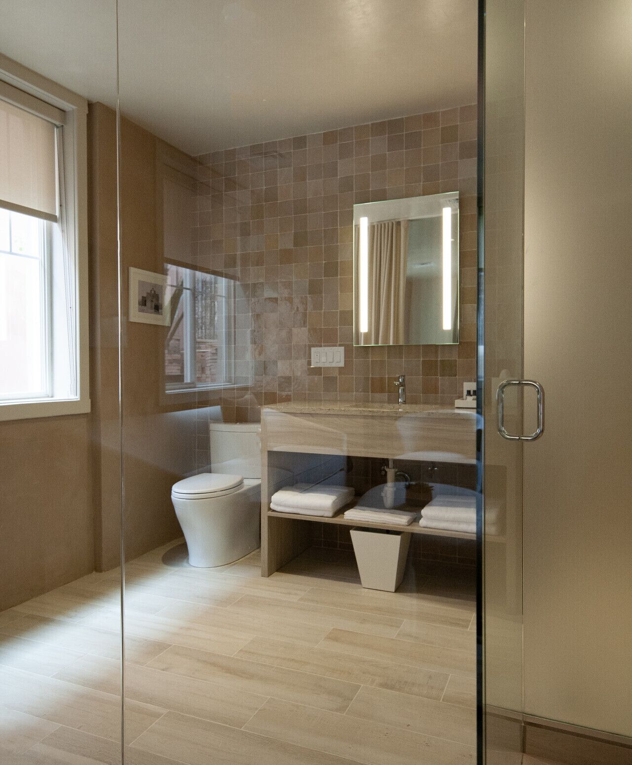 Sèche-cheveux, serviettes fournies