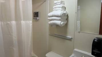 Standard Double Room | Bathroom | Towels, soap, shampoo, toilet paper