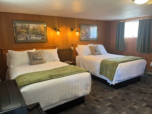Free WiFi, bed sheets - Jake's Corner Motel (White Lake)
