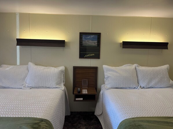 Standard Double Room | Free WiFi, bed sheets - Jake's Corner Motel (White Lake)