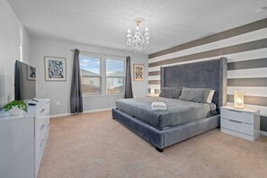 5 bedrooms, desk, iron/ironing board, WiFi