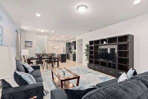 TV, offices - Free Resort + Heated Pool + Game Room + 9MI Disney (Kissimmee)