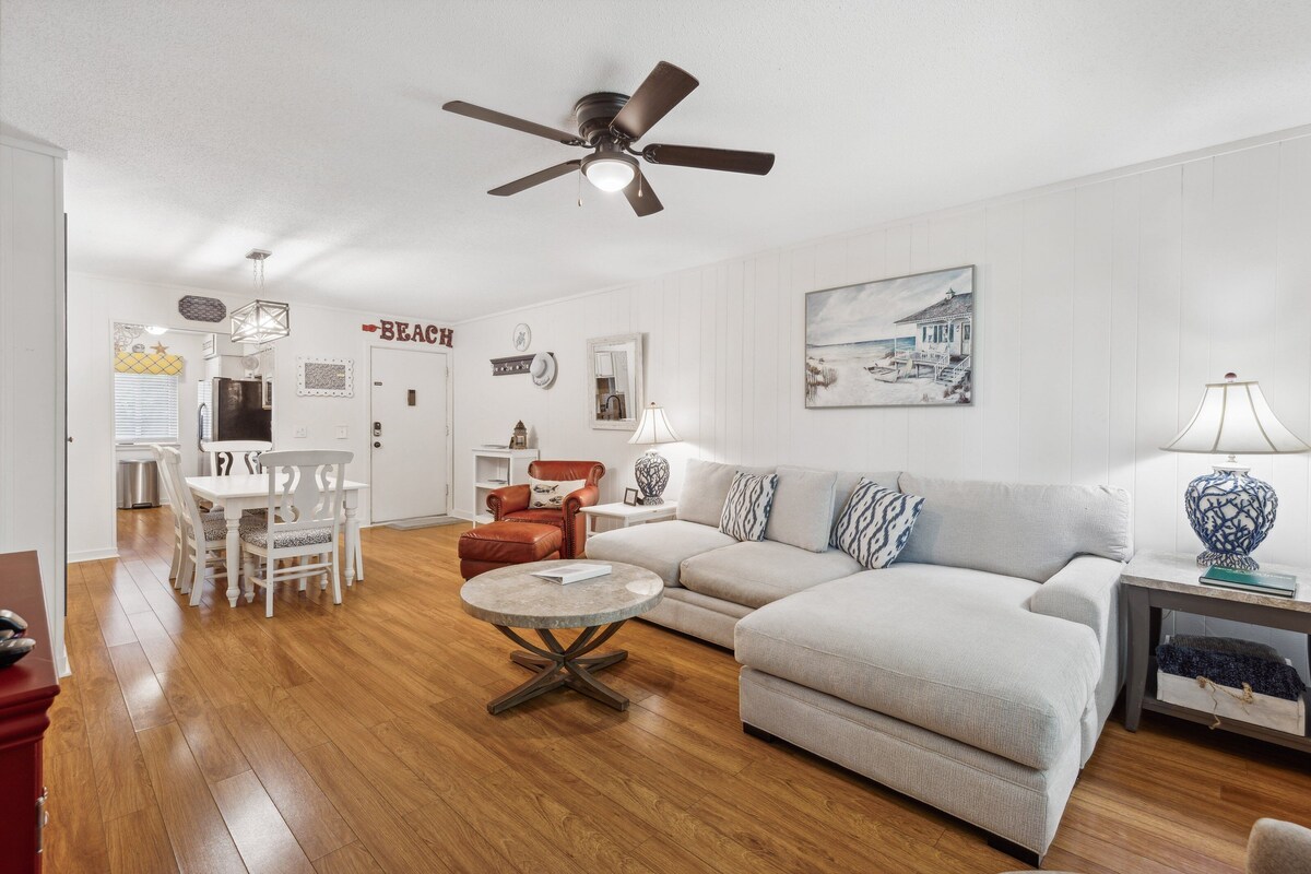 148 Island House @ Forest Beach | Walk to Beach | Pool | Pet-Friendly | Tennis