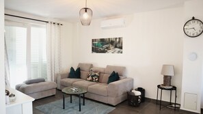 TV - Villa Piccolo Paradiso by Villas Guide (Bužinija)