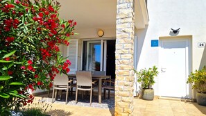 Outdoor dining - Villa Piccolo Paradiso by Villas Guide (Bužinija)