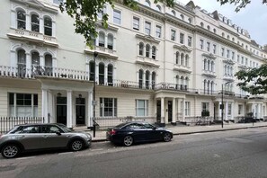 Exterior - The Bayswater Retreat - Adorable 3bdr Flat With Balcony (London)