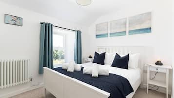 2 bedrooms, iron/ironing board, travel cot, free WiFi