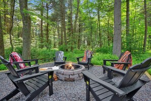 Property grounds - Foxfire Haus - Modern - Lake & Beach, Hot Tub (Blakeslee)