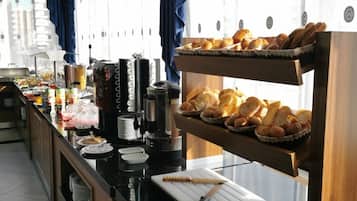 Free daily buffet breakfast