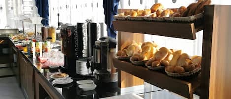 Bao gồm bữa sáng buffet hàng ngày