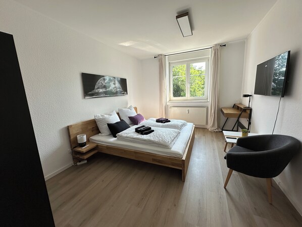 2 bedrooms, desk, iron/ironing board, free WiFi - Kirschbaum Apartment - Schnell im Zentrum und Schnell im Grünen und am Wasser (Landsberg am Lech)