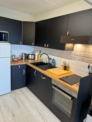 Microwave, oven, stovetop, dishwasher - Studio in the heart of nature (Sainte-Croix)