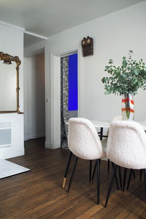 Dining - Charming two-room apartment in the heart of the Marais (Paris)