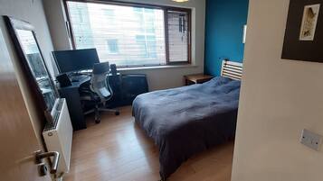 1 bedroom, iron/ironing board, internet, bed sheets