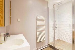 Shower, hair dryer - Moderne et Lumineux - 1 chambre - BNF (Paris)