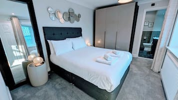 3 bedrooms, iron/ironing board, Internet