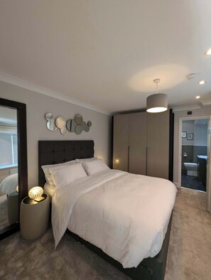 3 soverom, strykejern/-brett og internettilgang