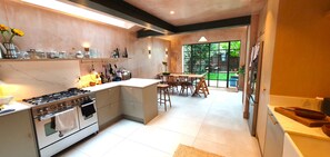 Refrigerador, microondas, horno y lavavajillas 