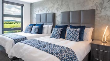 Premium bedding, in-room safe, desk, laptop workspace