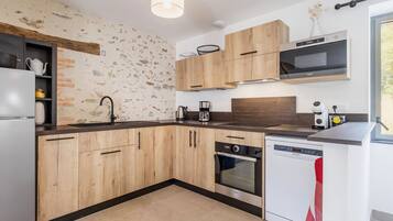 Refrigerador, microondas, horno y lavavajillas