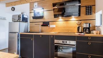 Réfrigérateur, micro-ondes, four, lave-vaisselle