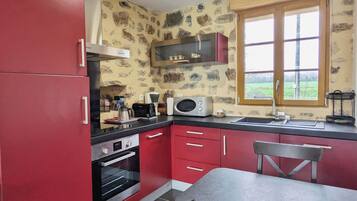 Refrigerador, microondas, horno y lavavajillas