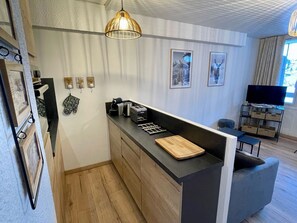 Kjøleskap, mikrobølgeovn og oppvaskmaskin