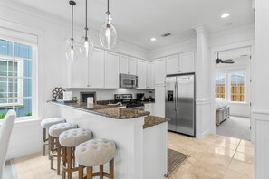 オーブン、コンロ、食器洗い機、トースター