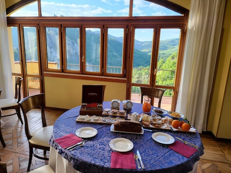 Desayuno a la carta todos los días (con cargo). La Locanda di Castromediano