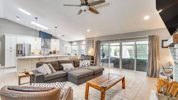 House (3 Bedrooms) | Front of property