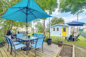 Apartment (0 Bedroom) | Interior - Updated Galveston Studio w/ Deck - 1 Mi to Beach! (Galveston)