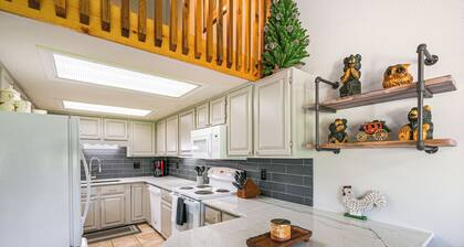 4 Mi to Hot Springs: Pagosa Springs Condo