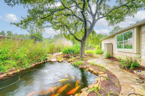 Cedar Park Home w/ Outdoor Oasis - 5 Mi to Lake!