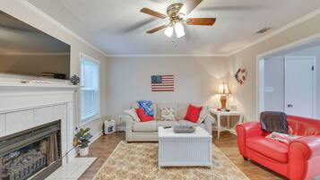 Apartment (2 Bedrooms) | Front of property