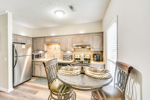 Apartment (1 Bedroom) | Interior - Huntsville Condo w/ Patio Near Redstone Arsenal! (Huntsville)