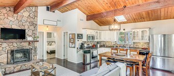 1 Mi to Lake: Crestline Cabin w/ Deck + Gas Grill!