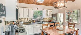 1 Mi to Lake: Crestline Cabin w/ Deck + Gas Grill!