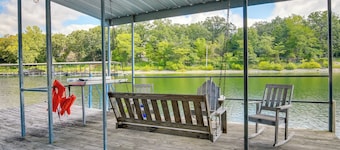 Table Rock Lake Condo: Boat, Fish, Swim!