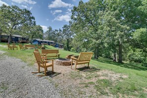 Interior - Charming Studio w/ Pool & Table Rock Lake Access! (Kimberling City)
